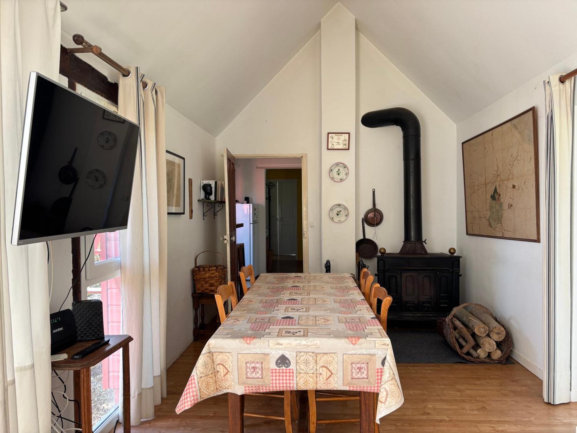 Maison De Campagne Lumineuse Spacieuse Dans Impasse Au Calme A Proximite D'Un Chateau Deux Verandas Grand Jardin Cabane Pour Velos, Pres Port En Bessin Et Bayeux, Proche Plages Du Debarquement Commes Luaran gambar
