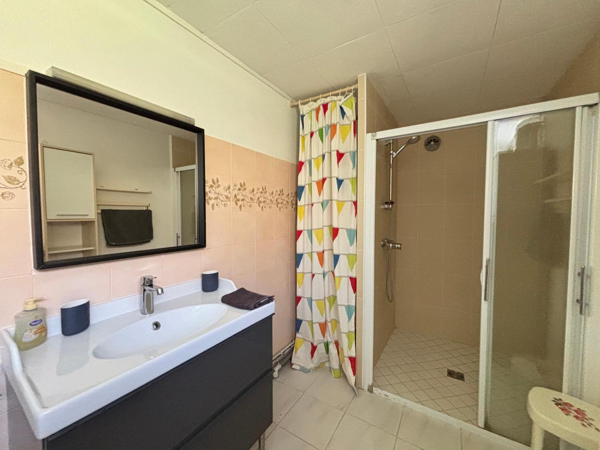 Maison De Campagne Lumineuse Spacieuse Dans Impasse Au Calme A Proximite D'Un Chateau Deux Verandas Grand Jardin Cabane Pour Velos, Pres Port En Bessin Et Bayeux, Proche Plages Du Debarquement Commes Luaran gambar