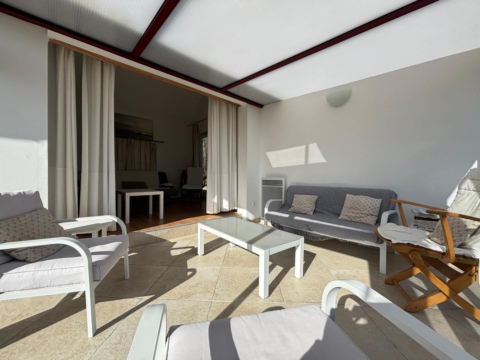 Maison De Campagne Lumineuse Spacieuse Dans Impasse Au Calme A Proximite D'Un Chateau Deux Verandas Grand Jardin Cabane Pour Velos, Pres Port En Bessin Et Bayeux, Proche Plages Du Debarquement Commes Luaran gambar