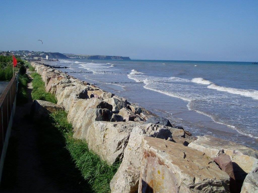 Maison De Campagne Lumineuse Spacieuse Dans Impasse Au Calme A Proximite D'Un Chateau Deux Verandas Grand Jardin Cabane Pour Velos, Pres Port En Bessin Et Bayeux, Proche Plages Du Debarquement Commes Luaran gambar